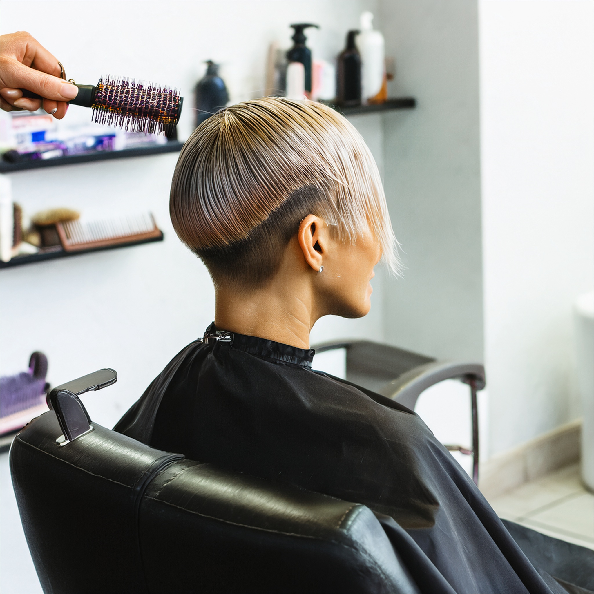 Haarschnitt-Kreation mit moderner Technik