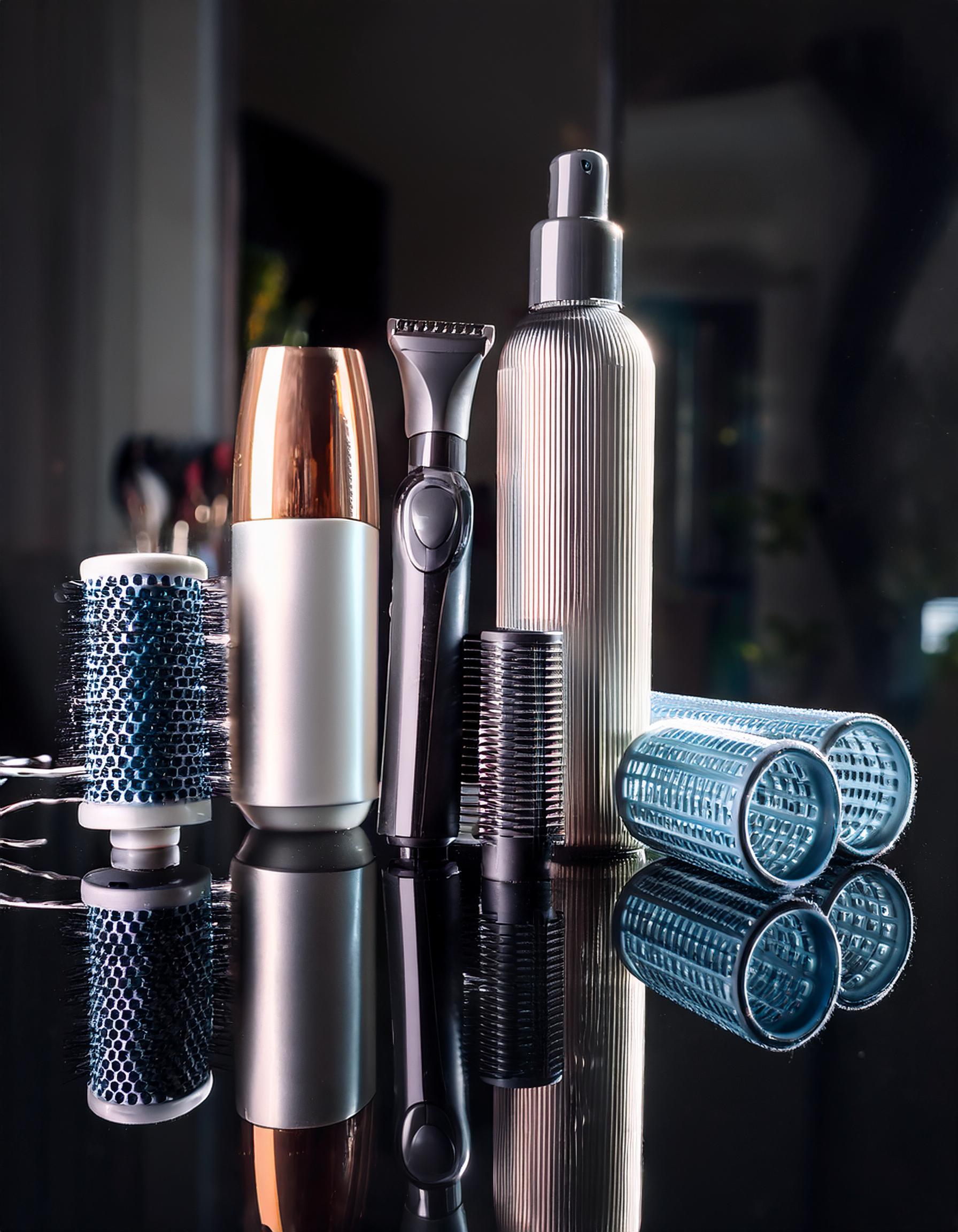 Glatze in verschiedenen stylischen Looks und Pflegeprodukten